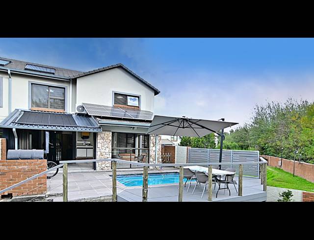 3 BEDROOM TOWNHOUSE FOR SALE IN KYALAMI HILLS